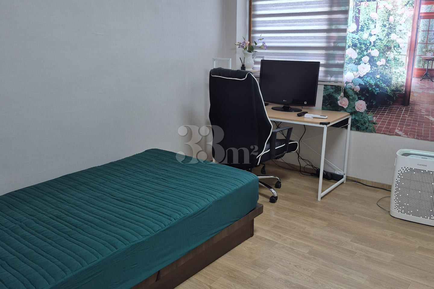 Two large bedrooms and a spacious outdoor ter 2th image