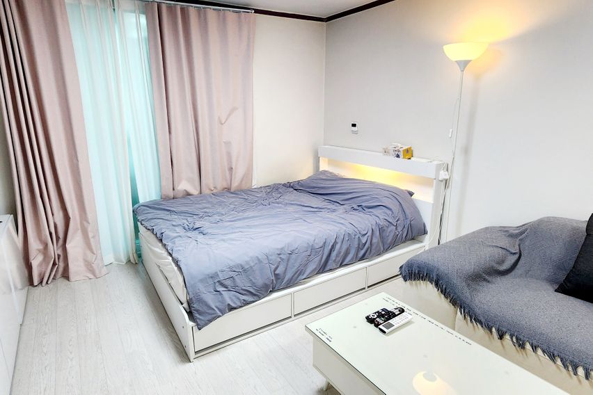 11-story building next to the industrial comp 0th image