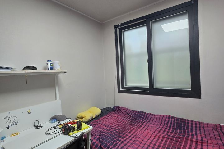 Male student looking for a studio apartment n 4th image