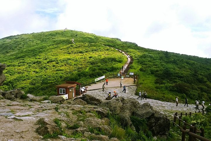 Gurye Red Clay Room Rest Area / Hyusimjeong 15th image