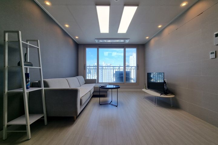 2-bedroom unit in a trendy area of Millak-don 1th image