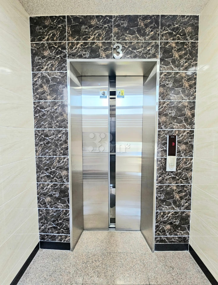 Fully furnished studio apartment near City Ha 15th image