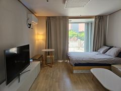 5 minutes from Gasan Station. Room with a ter 0th image
