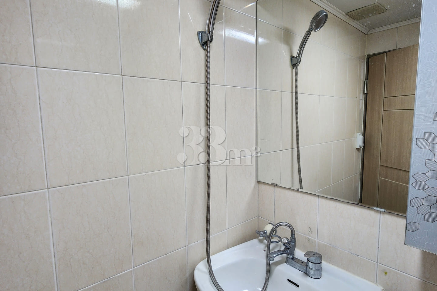 Clean and cozy room in Ingye-dong 9th image