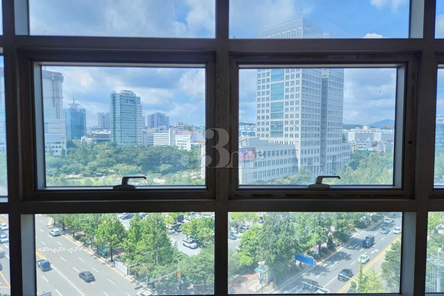 Spacious house in the Dunsan-dong/City Hall S 14th image