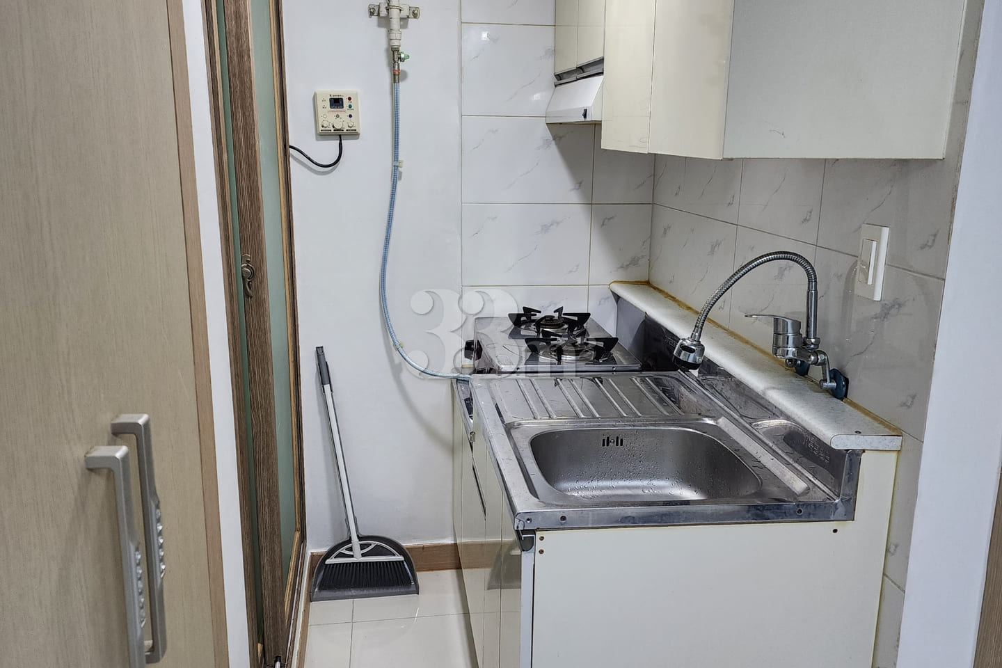 Clean and cozy room in Ingye-dong 5th image