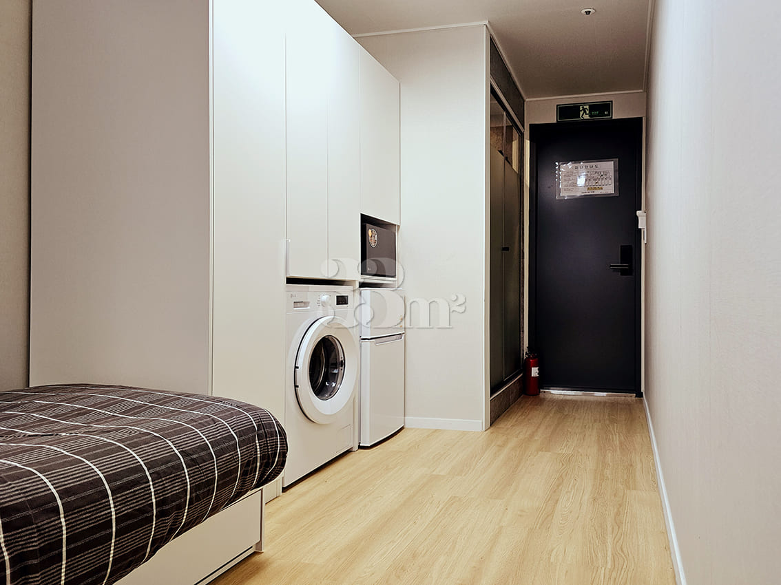 New Luxury Fully Furnished Unit 407 1th image