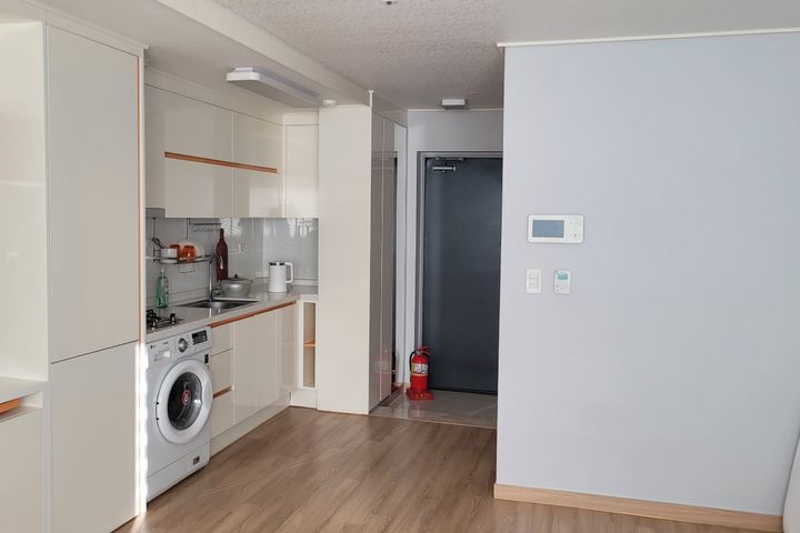 Cozy room in the heart of Ulsan's transportat 1th image