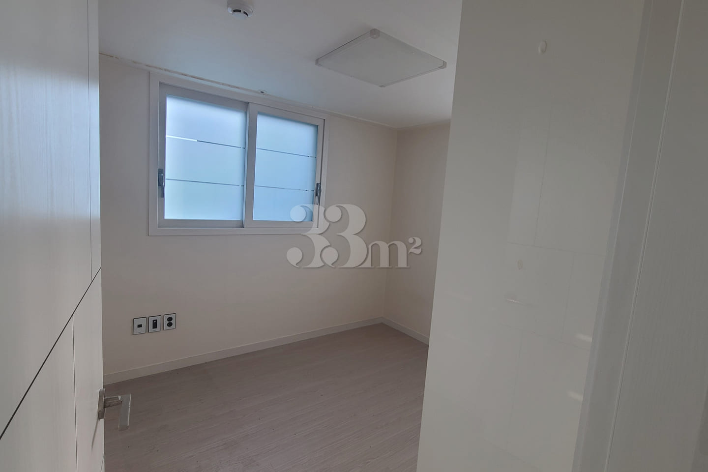 Newly built, fully furnished, prime floor 4th image