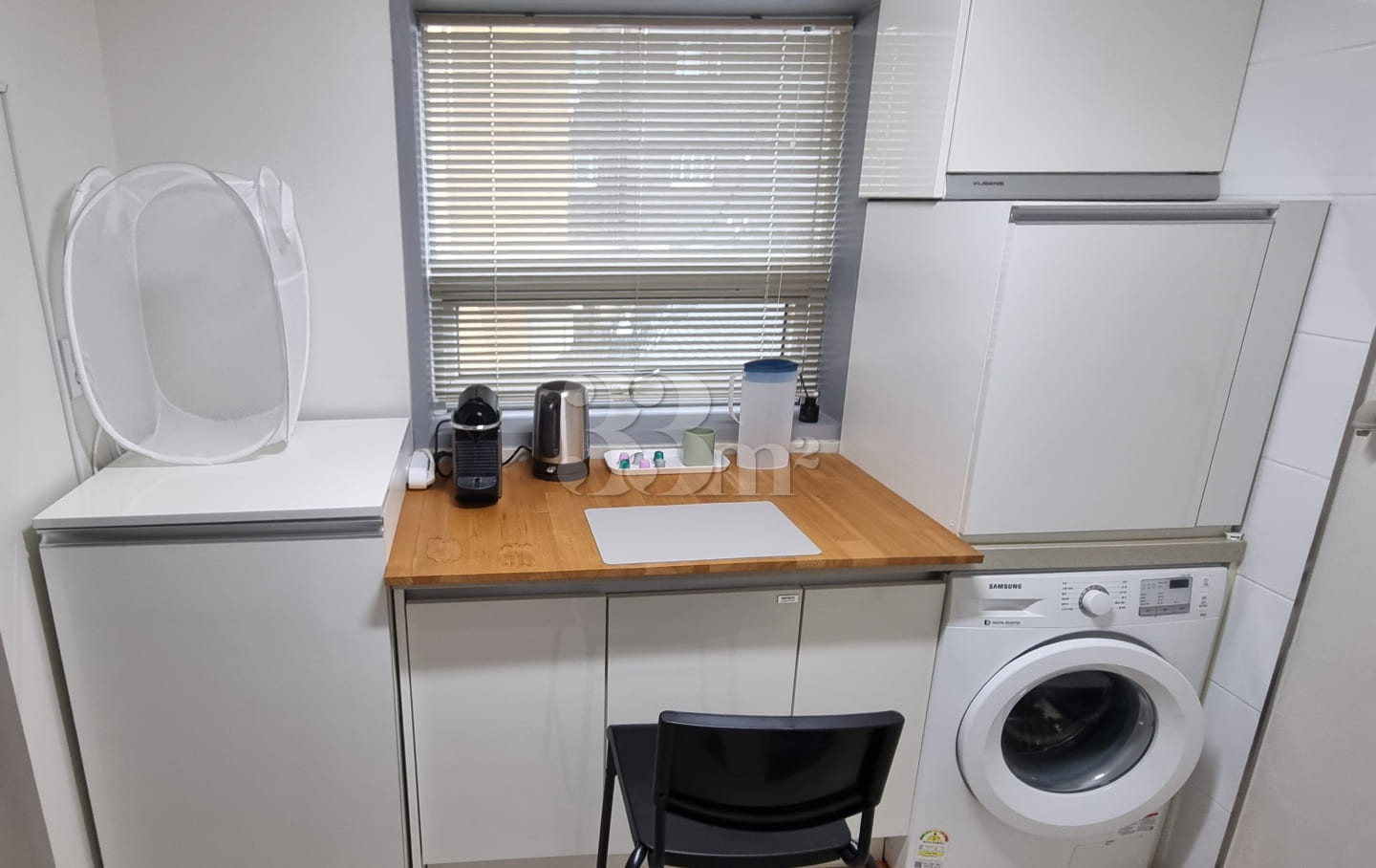 Fully furnished riverside studio, 2nd floor ( 3th image