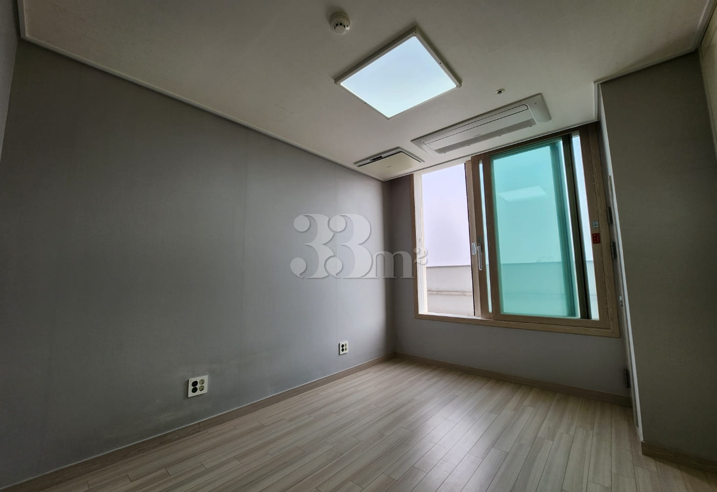 Studio apartment in Namchon-dong 1th image
