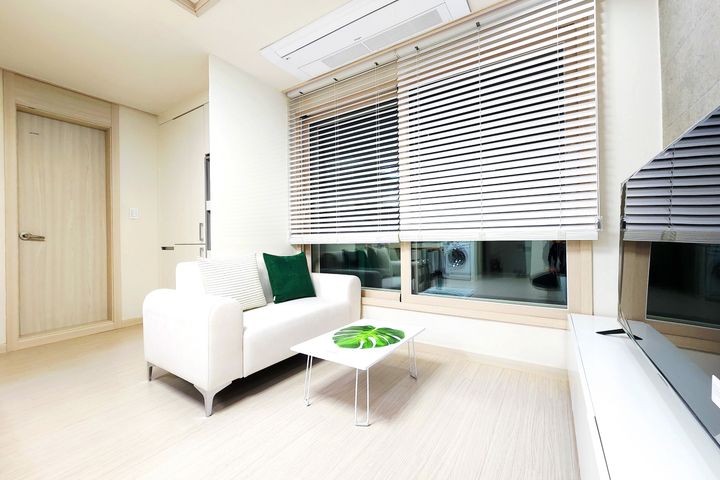 Fully furnished two-bedroom apartment near Mu 1th image