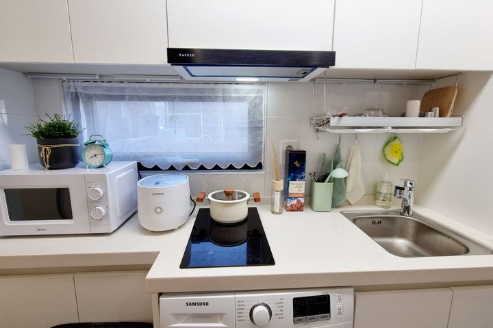 Charming studio apartment 2th image
