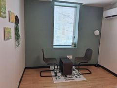 Japanese micro-home with easy parking 1th image