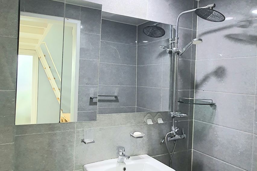 C House in front of Myongji University 13th image