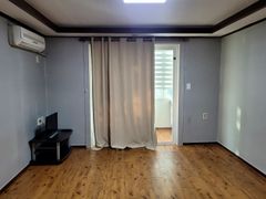 Room 304 3th image