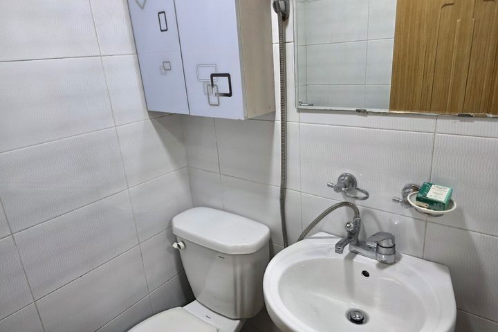 A room with excellent transportation links an 5th image
