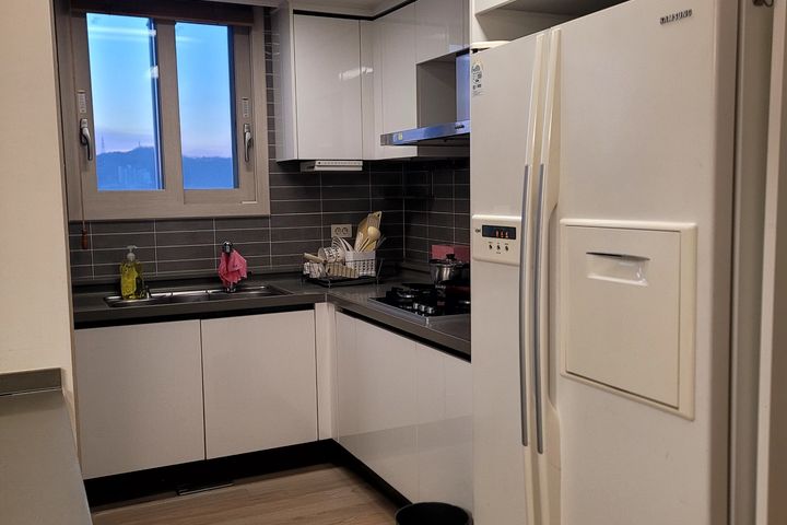 Newly built apartment within walking distance 5th image