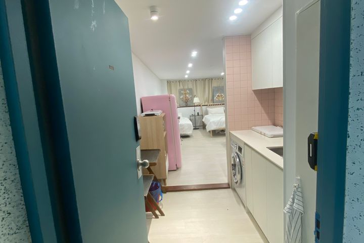 Spacious studio apartment in front of Songdo 8th image