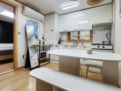 π Samsung Two-Room Apartment #SeolleungPark 6th image