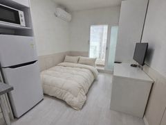 Clean, fully-furnished studio apartment 0th image