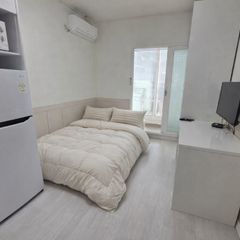 깔끔한 풀옵션 원룸 방 이미지