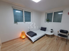 Spacious and clean room 5th image