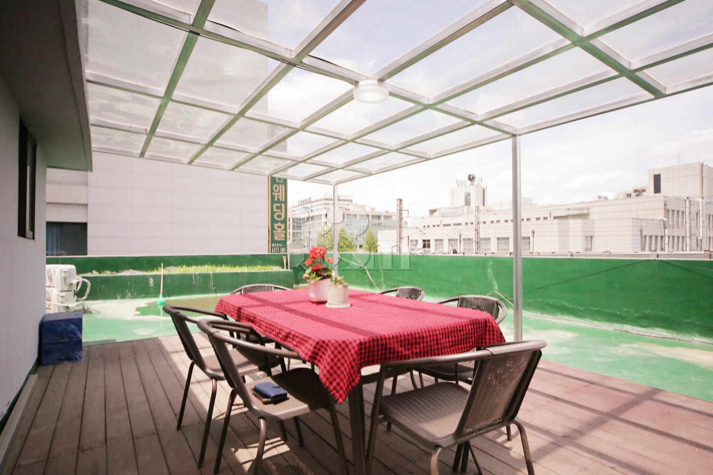 Newly built, fully furnished studio for women 8th image