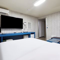 Suwon's Best Accommodation with a Whirlpool B Unit Image