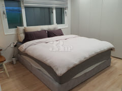 Top-of-the-line remodeled 3-room apartment in 3th image