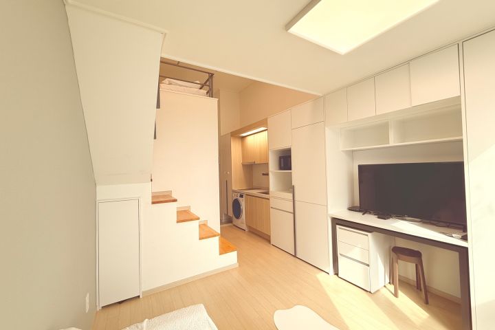G House 0th image