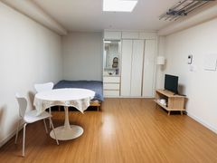 Quiet studio apartment in the city center nea 0th image