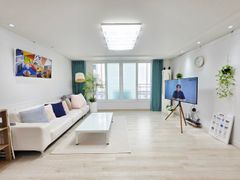 Three-room apartment in the prime location of 1th image