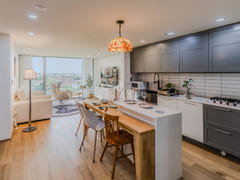 Jeju 46-pyeong Fully Furnished Unit: Grand Op 4th image