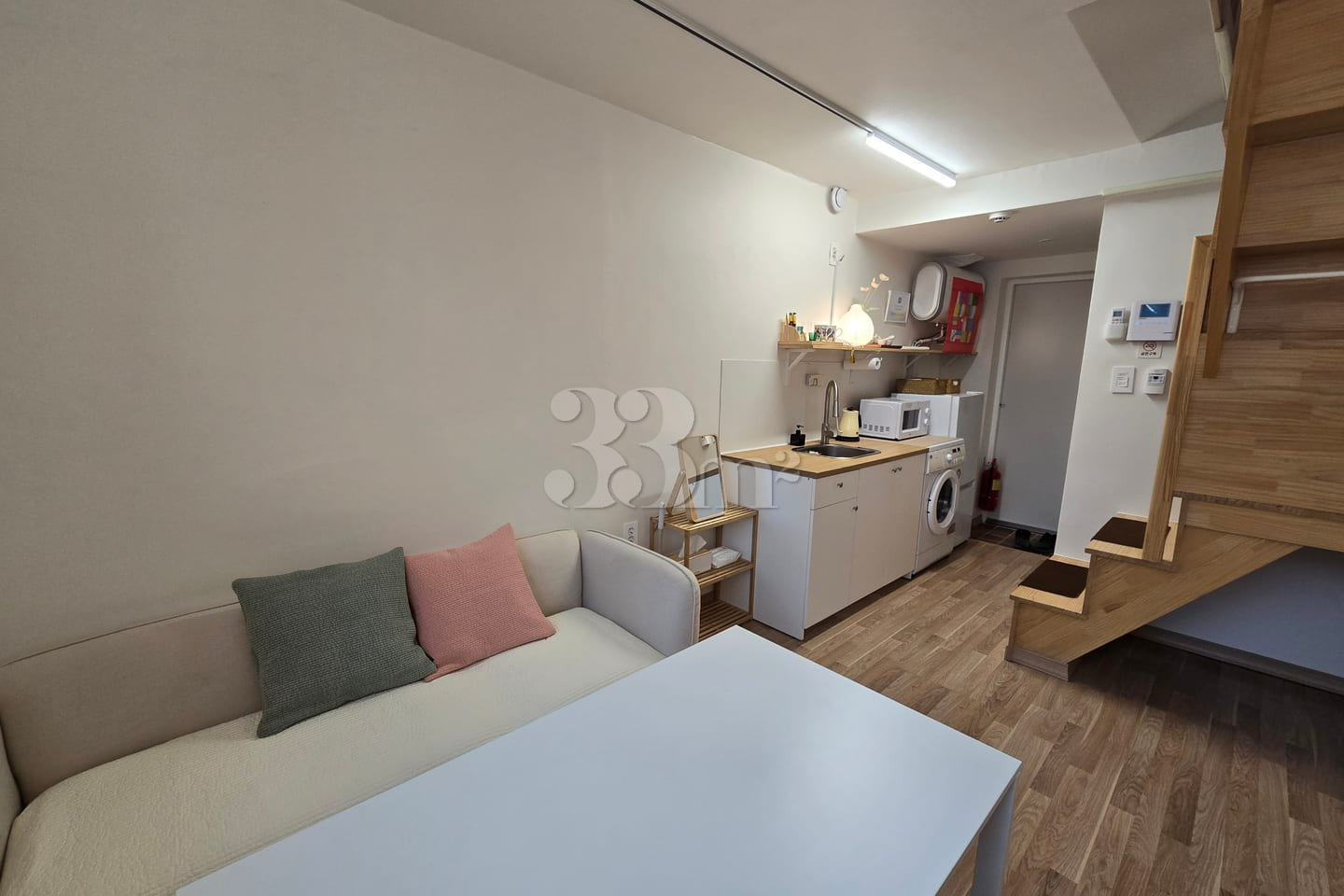 Room 301 2th image