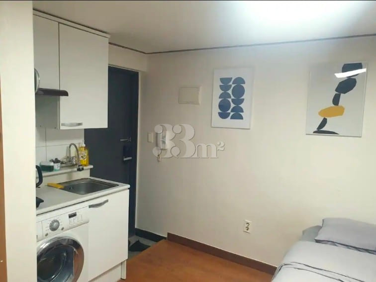 Room 203 8th image