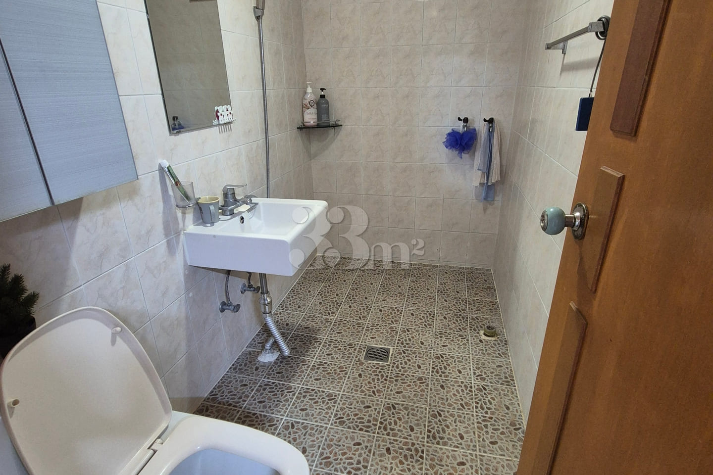 Fully-furnished Two-Room Apartment (4 beds) 11th image
