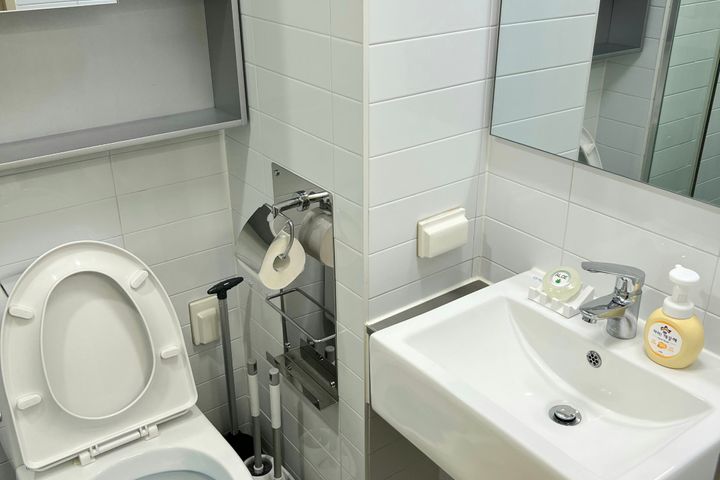 5 mins from Gadi Station ❤️ Fully furnished ( 14th image