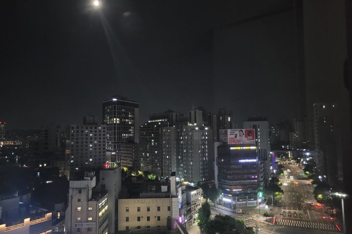 🤵 High-rise view near Sinchon Station (Unit 17th image