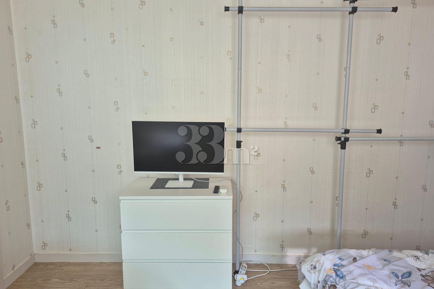 Spacious, fully furnished 'Two-Bay A' unit 3th image