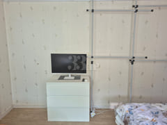 Spacious, fully furnished 'Two-Bay A' unit 3th image