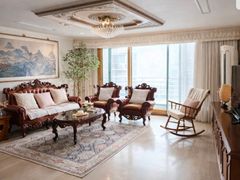 50-pyeong, three-bedroom apartment near a sub 5th image