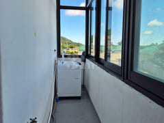 Fully furnished, west-facing, 4-bedroom unit 15th image