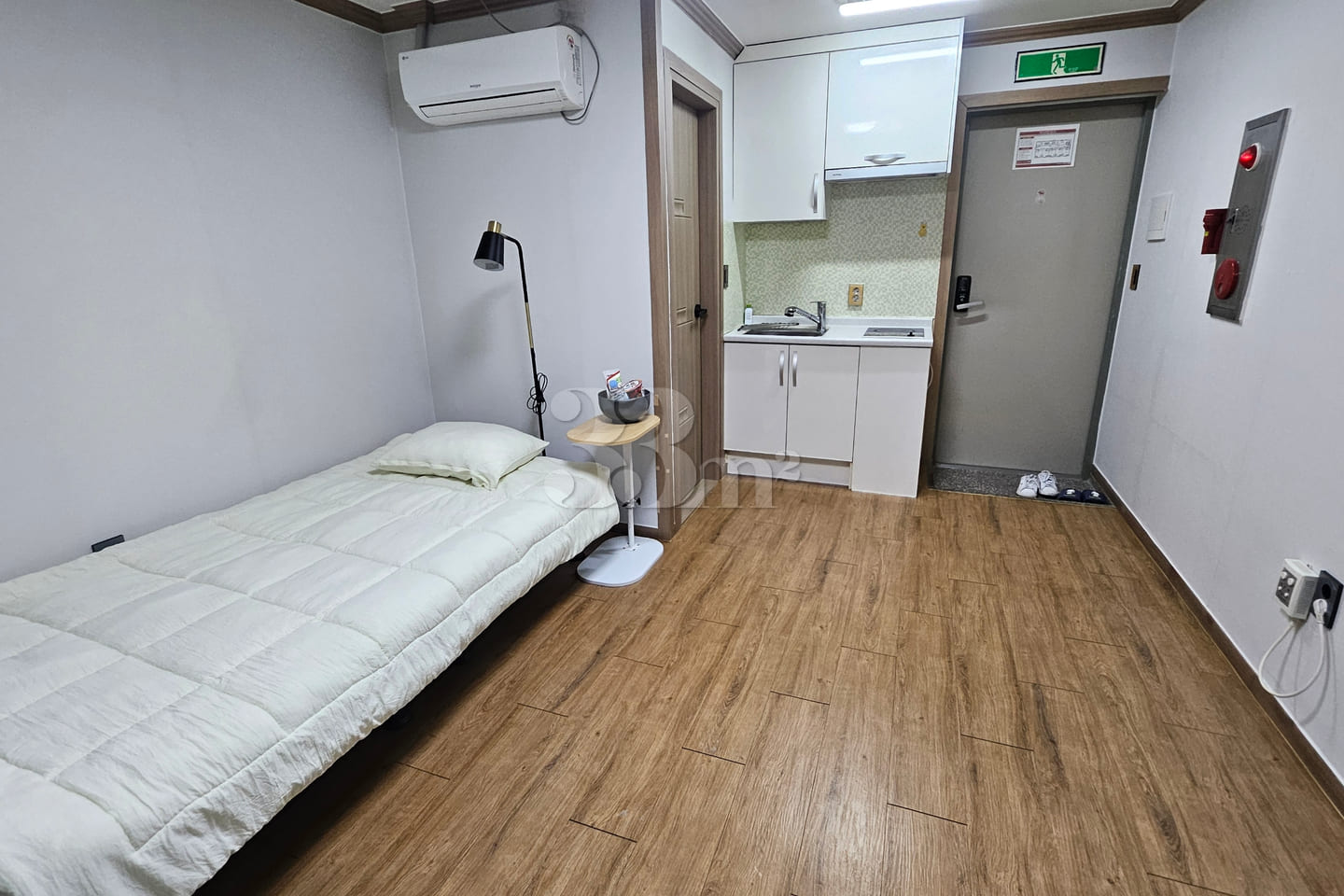 Best studio apartment in Bonggok-dong with to 3th image