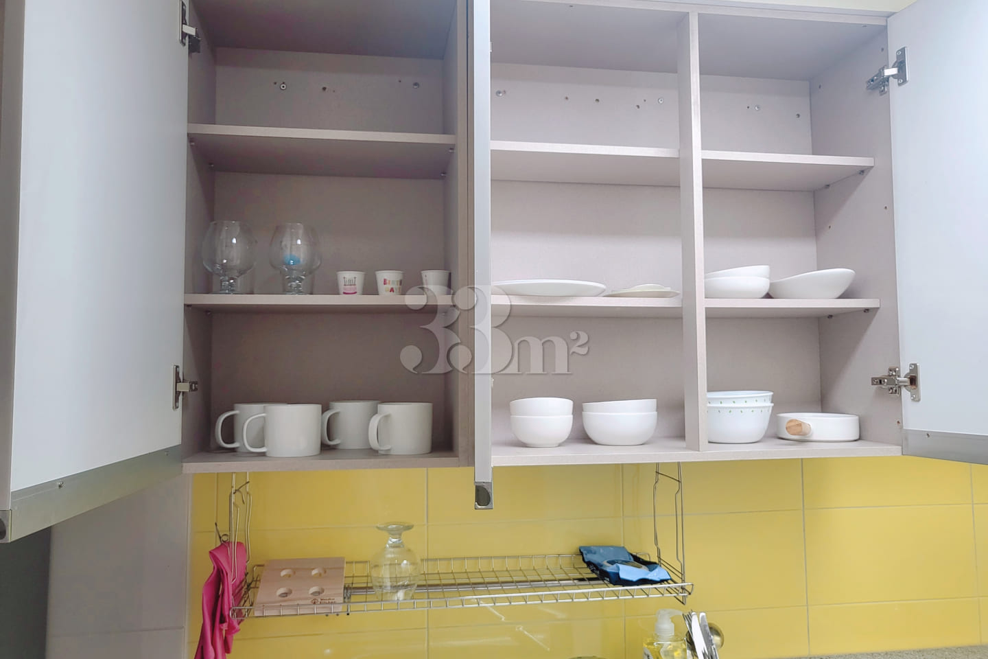 Spacious room, stylish room, close to the sta 7th image