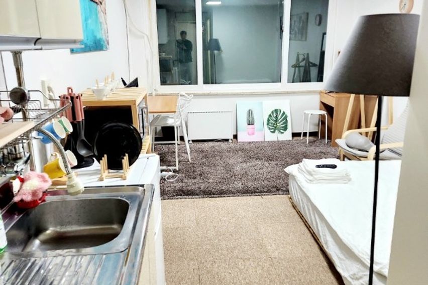 신논현역 2분거리