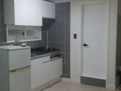 Modern Studio Apartment in Suwon Jangan-gu A 6th image
