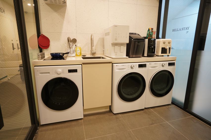 서울대입구역 203호