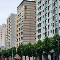 A home within a 5-minute walk of Bucheon Stat Unit Image