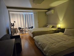 Gangnam Seocho Isu Station Fully Furnished Qu 4th image